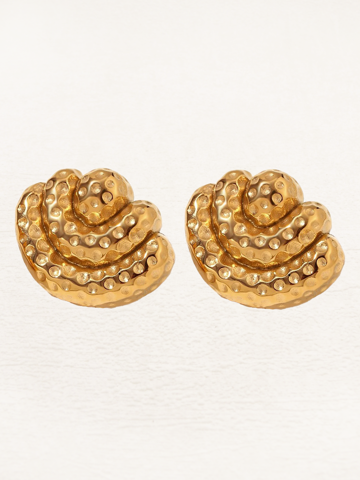 Mae Gehamerde Oorbellen Goud - Rosa Jewels