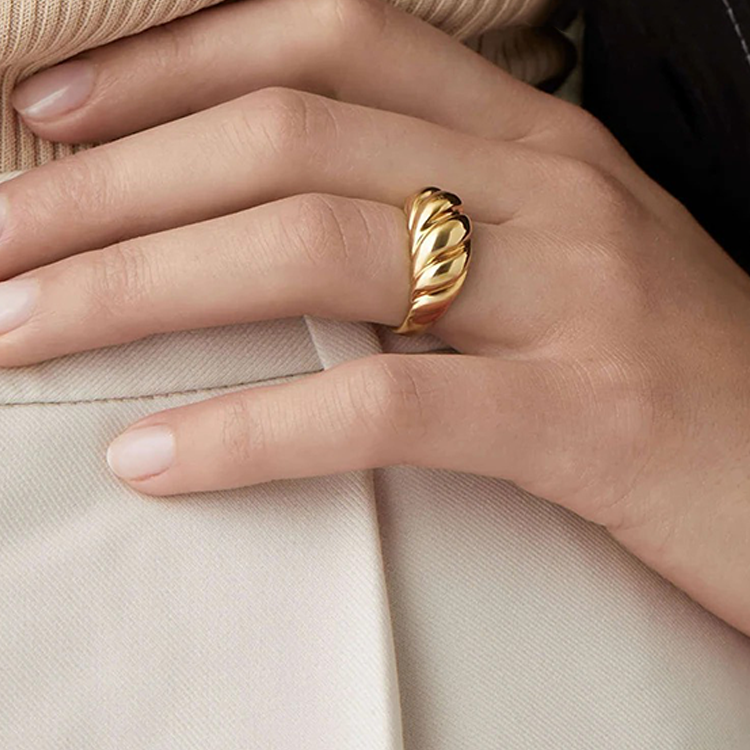 Mies Croissant Ring - Rosa Jewels