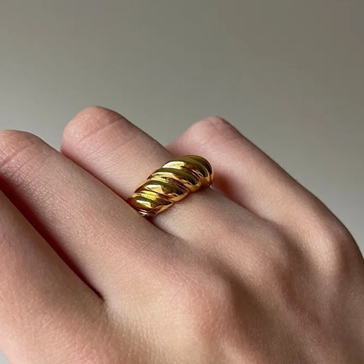 Mies Croissant Ring - Rosa Jewels
