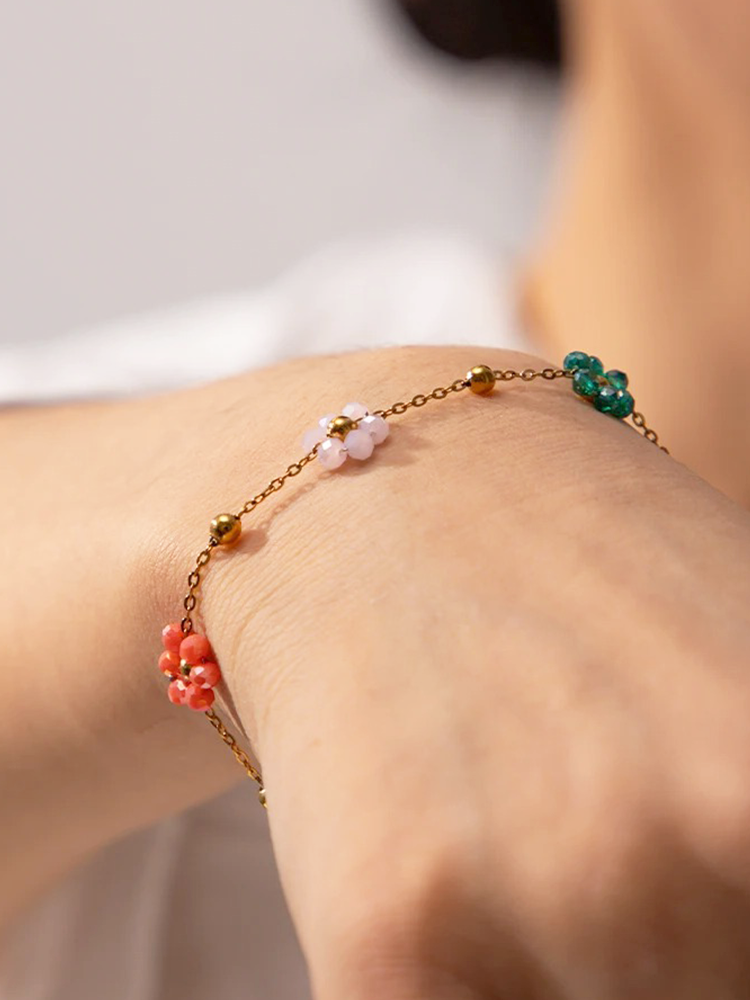 Roseline Gekleurde Bloemetjes Armband Goud