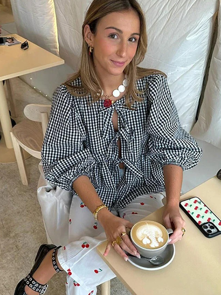 Sanne Geruite Blouse Dames | Strikjes Blouse Vrouw | Met Pofmouwen Zwart/Wit