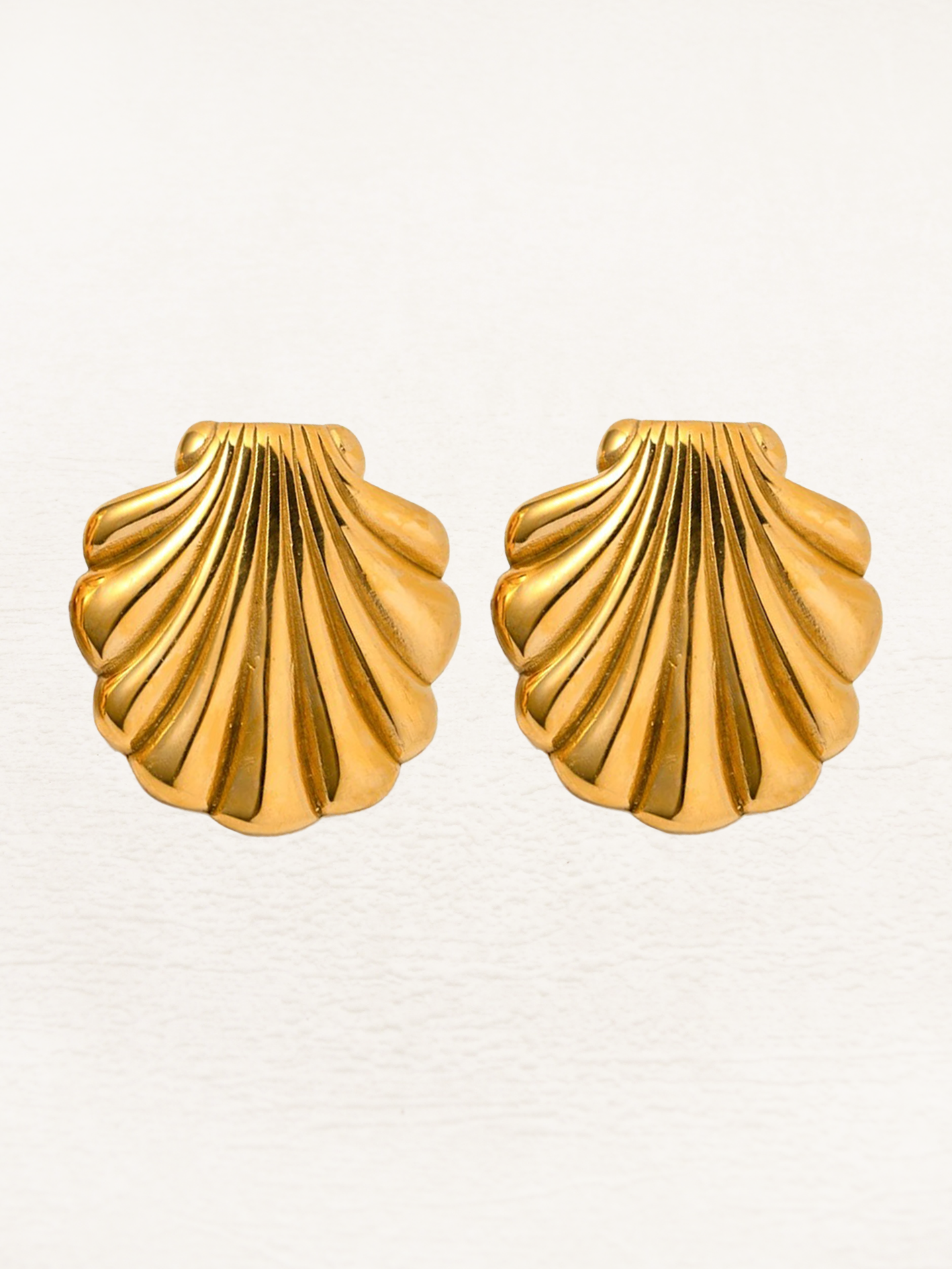Venus Statement Schelp Oorbellen Goud
