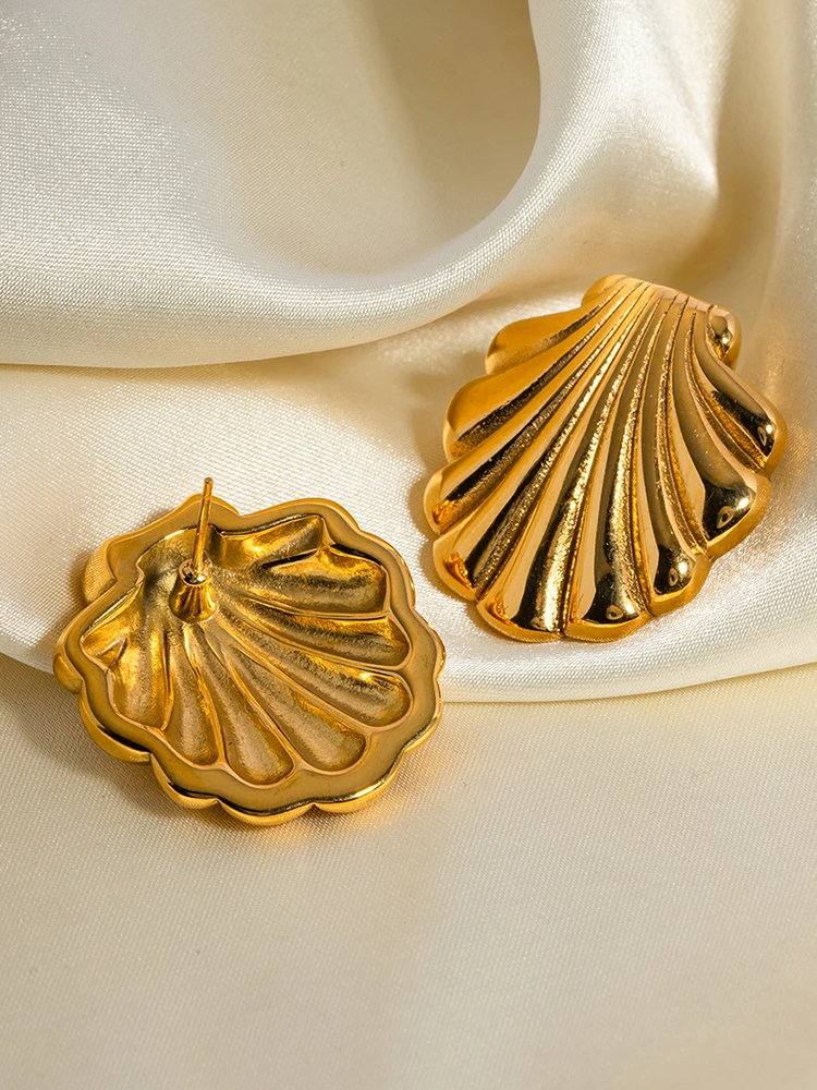 Venus Statement Schelp Oorbellen Goud