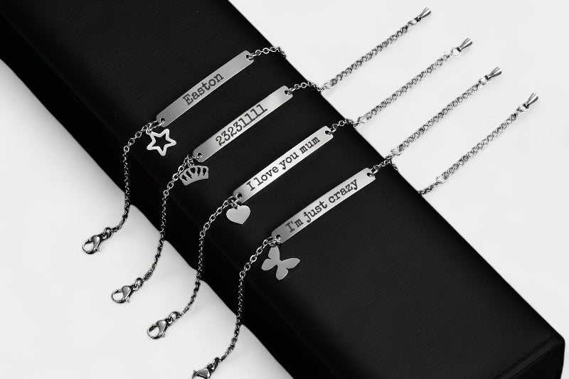 Virelle-Bracelet-Virelle Armband of Enkelband - Titanium stalen armband met hart- en sterbedels