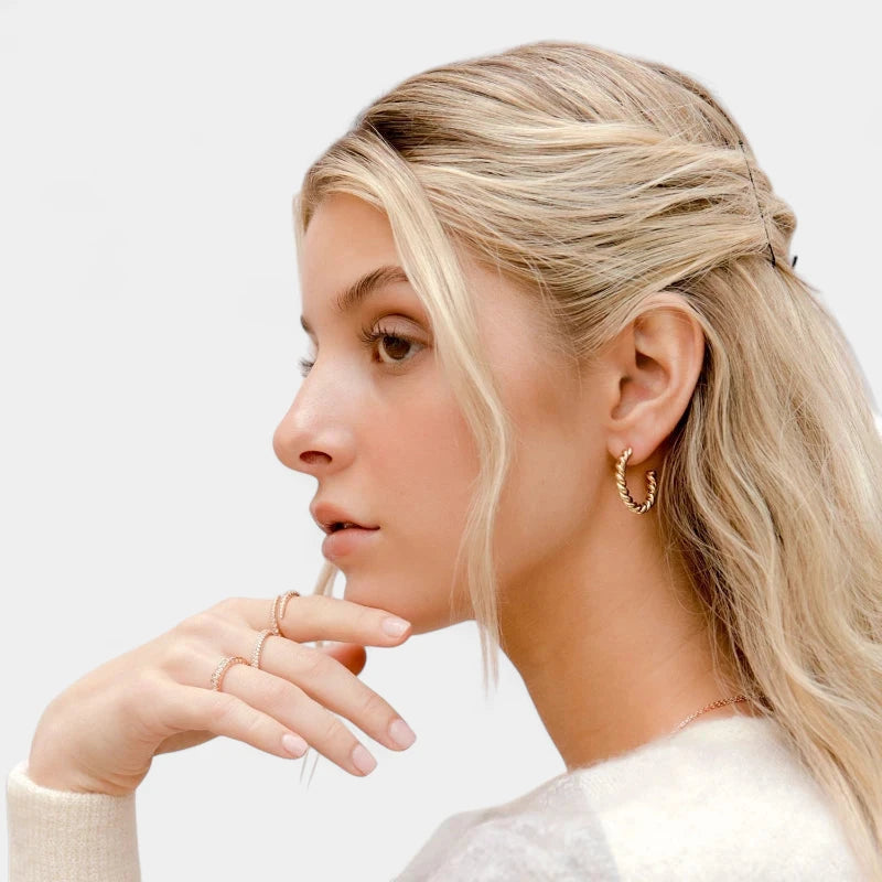 Virelle-Earring-Virelle | Dames Oorbellen – Gedraaide Hoepel, Casual & Tijdloos Design