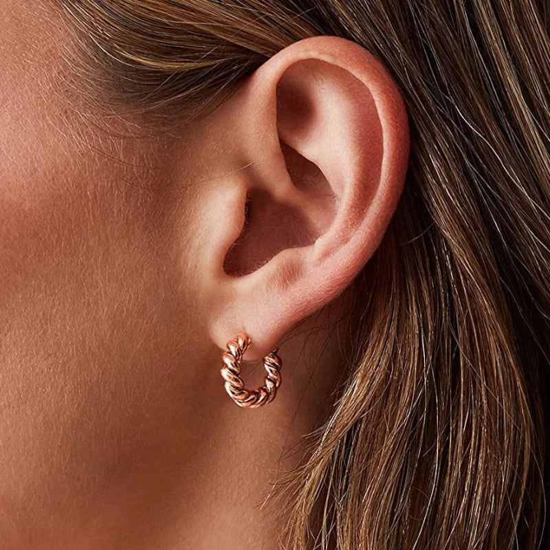 Virelle-Earring-Virelle | Dames Oorbellen – Gedraaide Hoepel, Casual & Tijdloos Design