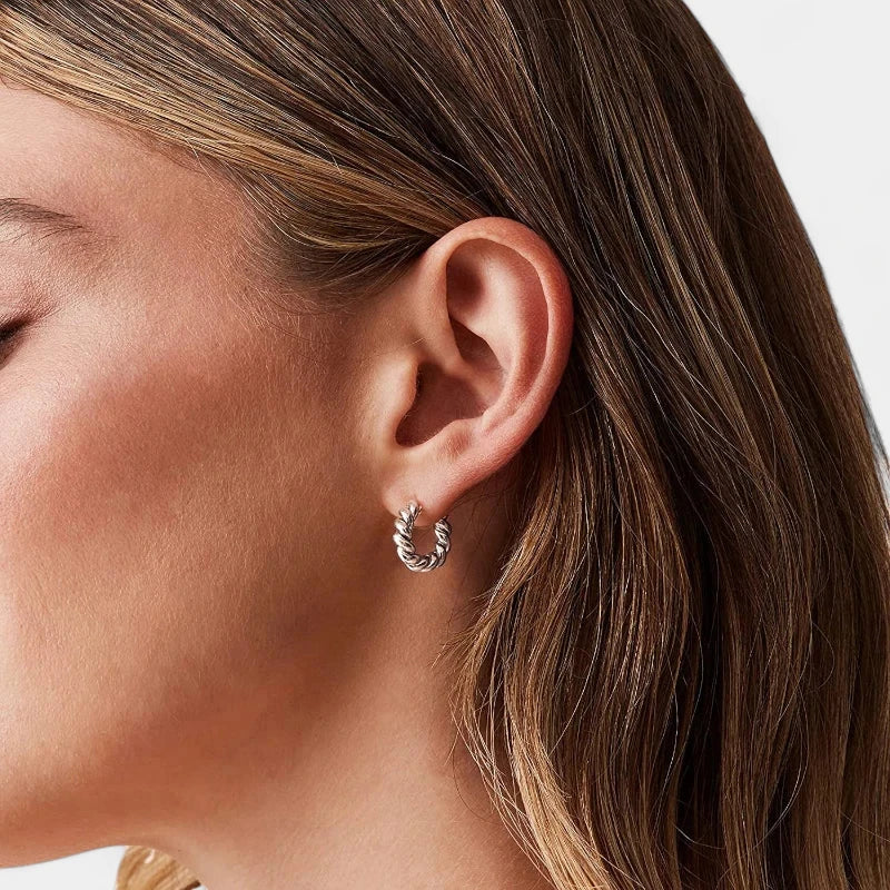 Virelle-Earring-Virelle | Dames Oorbellen – Gedraaide Hoepel, Casual & Tijdloos Design