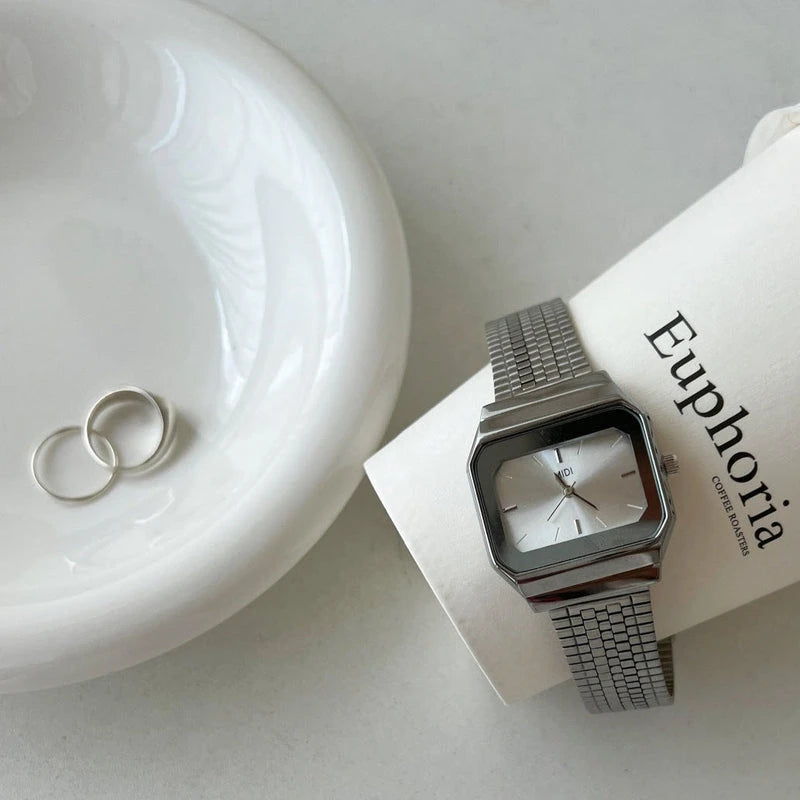 Virelle-Horloges-Virelle | Dames Horloge – Retro Kastvorm, Geweven Stalen Band, Minimalistische Wijzerplaat