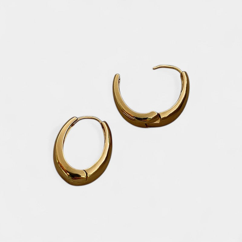 Virelle-Jewelry Earring Hoop-Virelle Oorbellen - Tijdloze gouden hoops voor elke gelegenheid