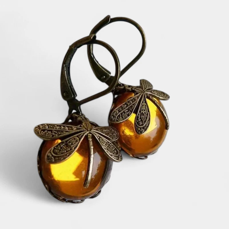 Virelle-Jewelry-Virelle | Dames Oorbellen – Vintage Druppelvorm, Libelle Detail, Moonstone Look