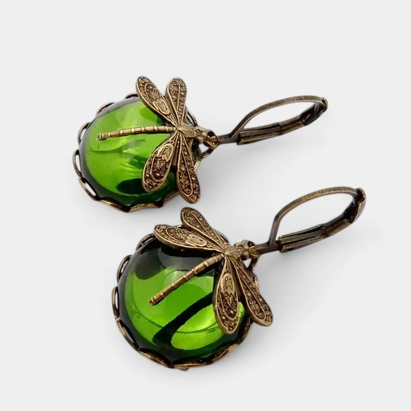 Virelle-Jewelry-Virelle | Dames Oorbellen – Vintage Druppelvorm, Libelle Detail, Moonstone Look