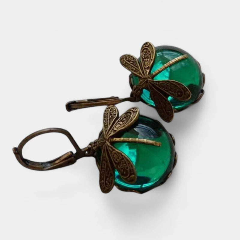 Virelle-Jewelry-Virelle | Dames Oorbellen – Vintage Druppelvorm, Libelle Detail, Moonstone Look