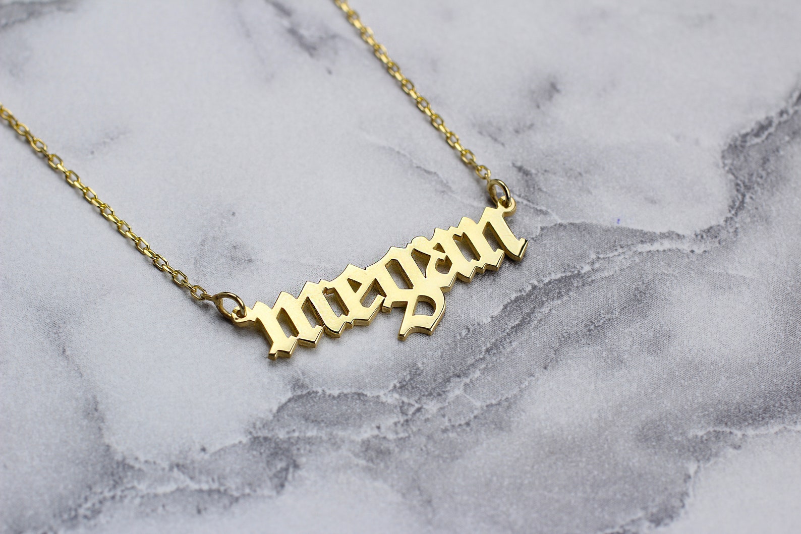 Virelle-Necklace-Virelle | Dames Halsketting – Gepersonaliseerde Naam, Fijn Scriptontwerp