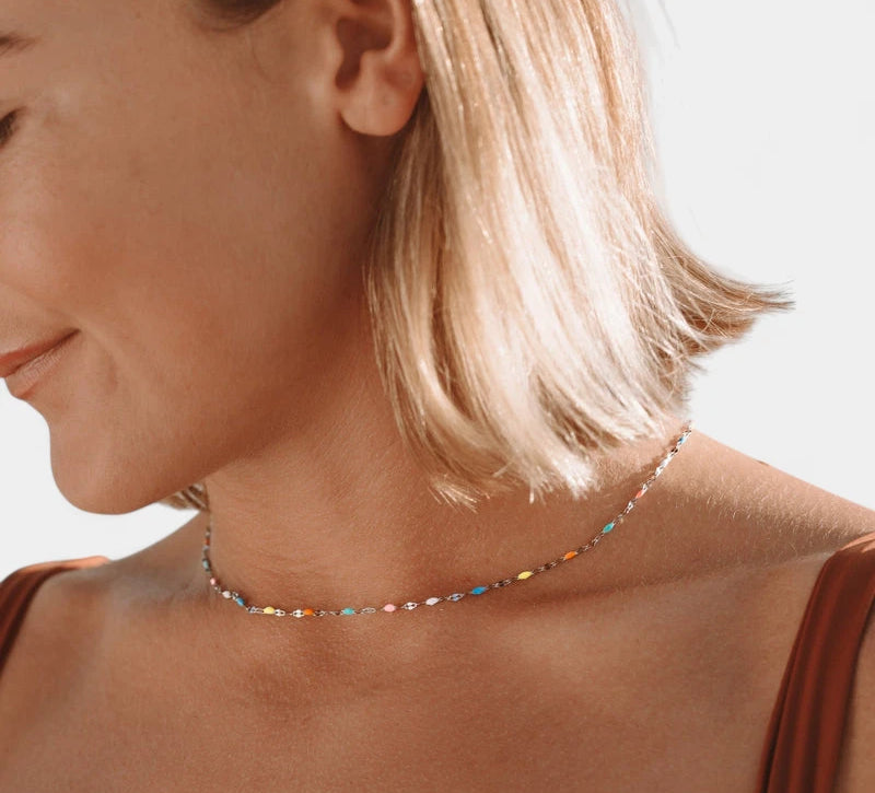 Virelle-Rainbow Gleam - €15.81-Virelle | Dames Ketting – Fijn Metaal, Subtiel Design, Tijdloos en Elegant