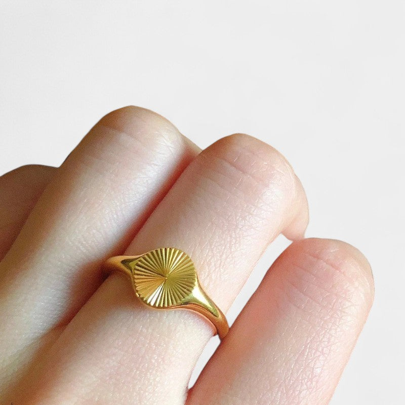 Virelle-Ring-Virelle ring - Fade wave rays texture ring van roestvrij staal