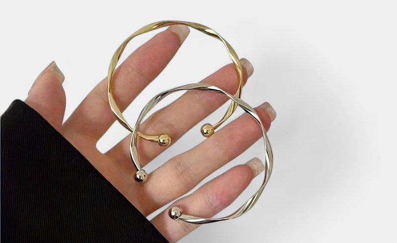 Virelle-Virelle | Dames Armband – Minimalistisch, Gedraaide Verstelbare Cuff