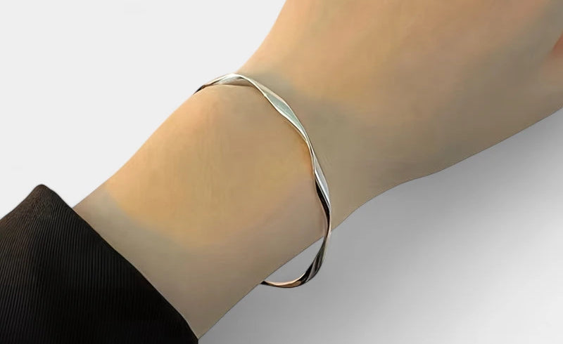 Virelle-Virelle | Dames Armband – Minimalistisch, Gedraaide Verstelbare Cuff