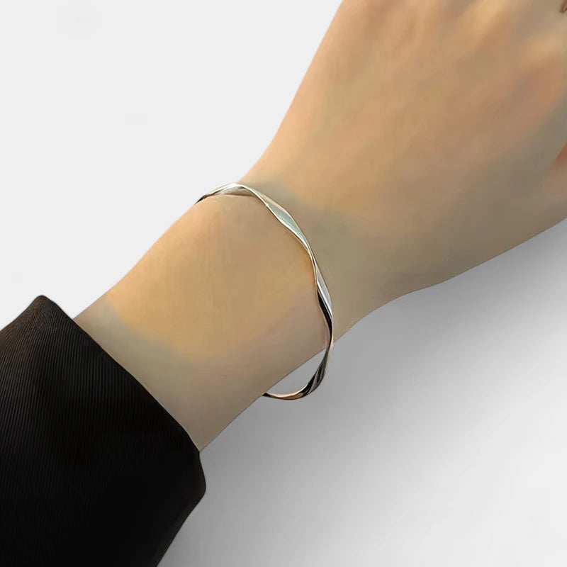 Virelle-Virelle | Dames Armband – Minimalistisch, Gedraaide Verstelbare Cuff