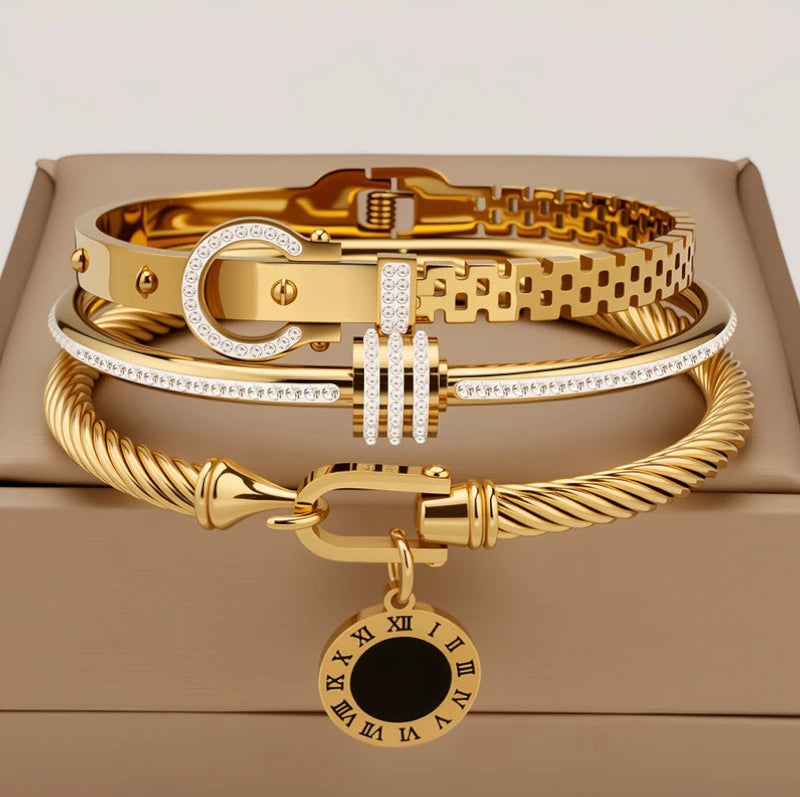 Virelle-Virelle | Dames Armband – Verguld roestvrij staal, Meervoudige lagen, Glanzende hangerdetails