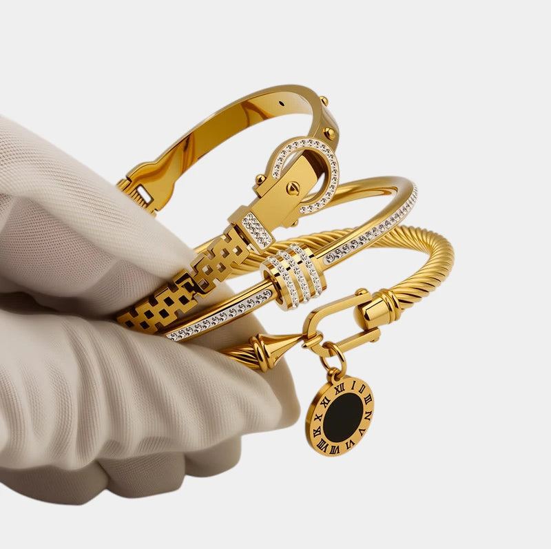 Virelle-Virelle | Dames Armband – Verguld roestvrij staal, Meervoudige lagen, Glanzende hangerdetails