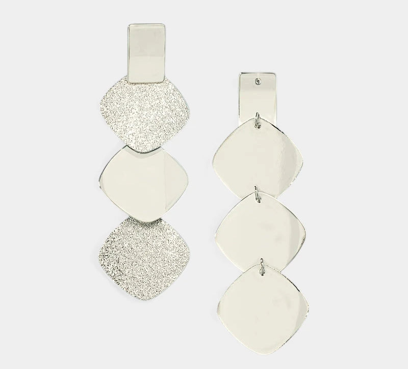 Virelle-Virelle | Dames Oorbellen – Exaggerated Gouden Diamantvorm, Dimensionaal en Modieus
