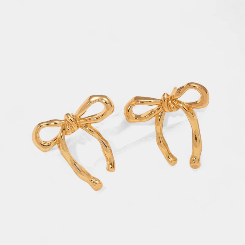 Virelle-Virelle | Dames Oorbellen – Vintage Strikje, Metaal met Roestvrijstalen Stekers, Tijdloos en Elegant