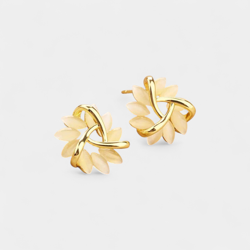 Virelle-Virelle | Dames oorbellen – bloemblaadjes ontwerp, opaal detail