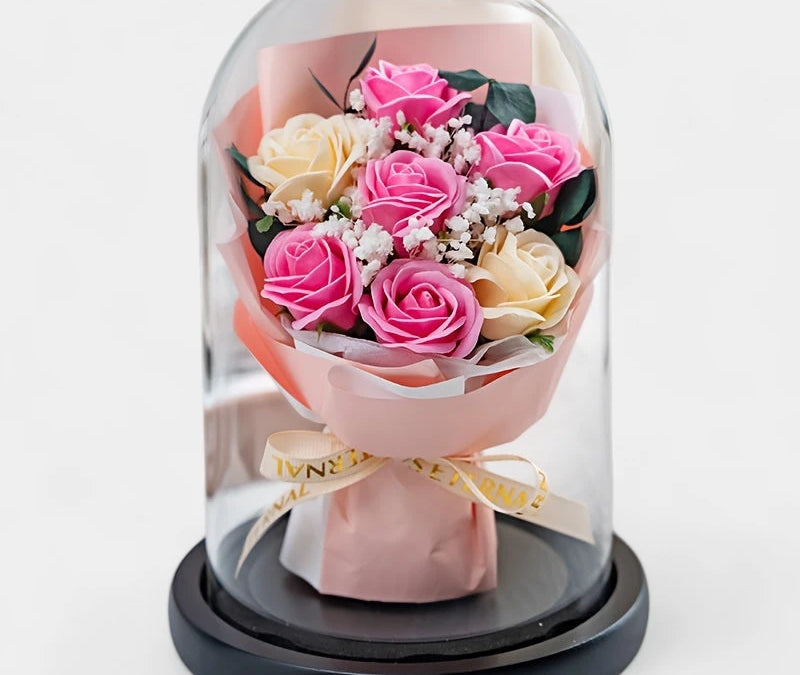 Virelle-Virelle | Dames woondecoratie – Glazen stolp, Kunstrozen boeket, Romantisch bloemstuk