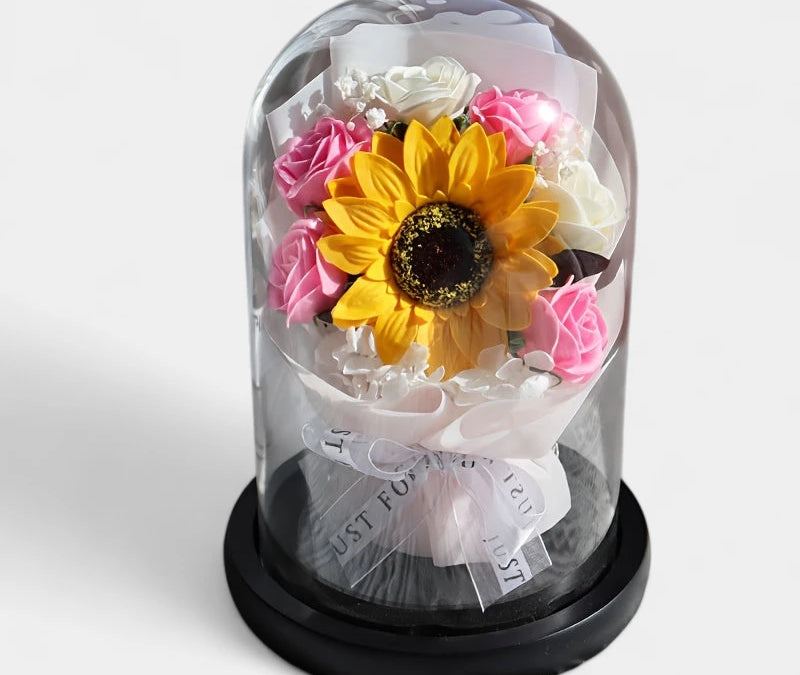 Virelle-Virelle | Dames woondecoratie – Glazen stolp, Kunstrozen boeket, Romantisch bloemstuk