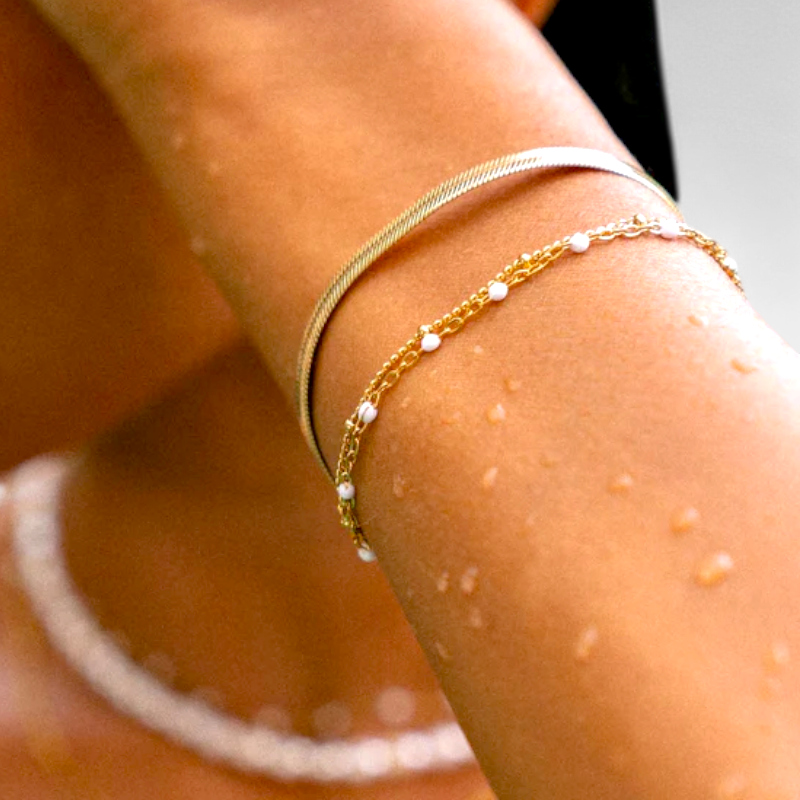 Virelle-Virelle | Damesarmband – Dubbele witte kralen, verstelbare sluiting