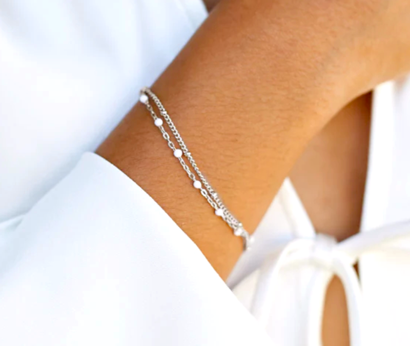 Virelle-Virelle | Damesarmband – Dubbele witte kralen, verstelbare sluiting