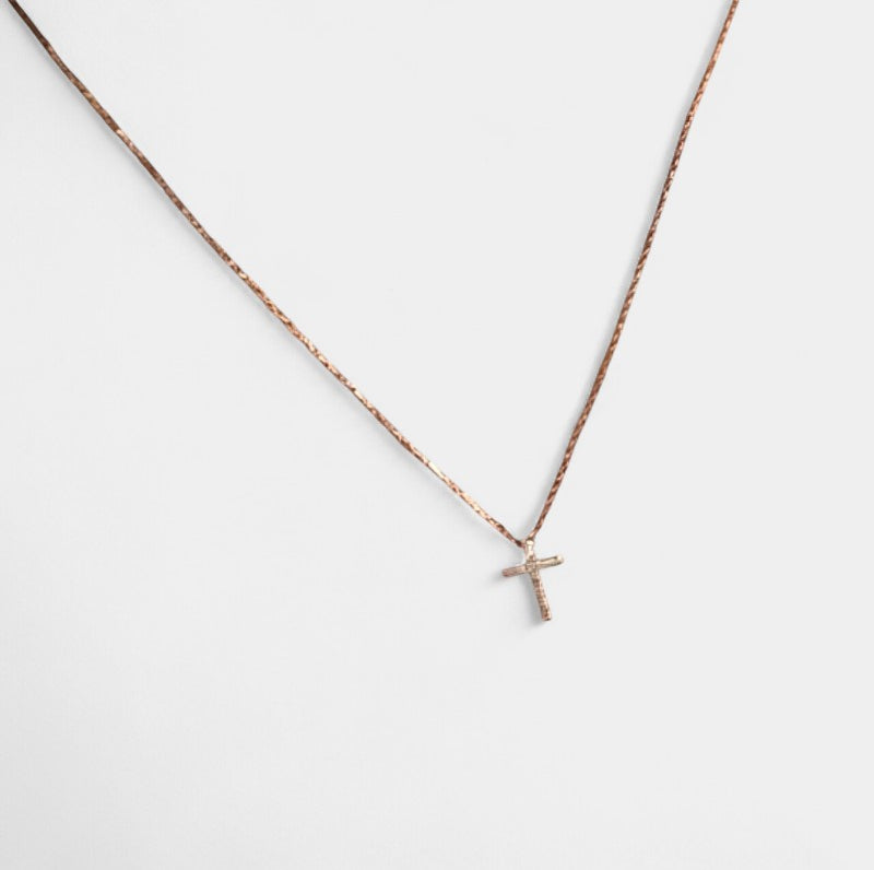 Virelle-Virelle Ketting - Rhinestone-Encrusted Cross Pendant Necklace