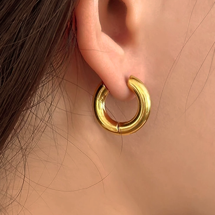 Yara Basic Oorringen Goud - Rosa Jewels