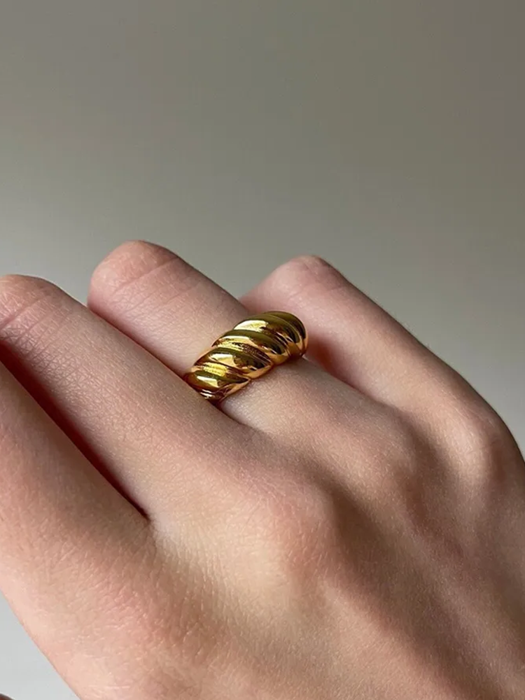 Mies Croissant Ring - Rosa Jewels