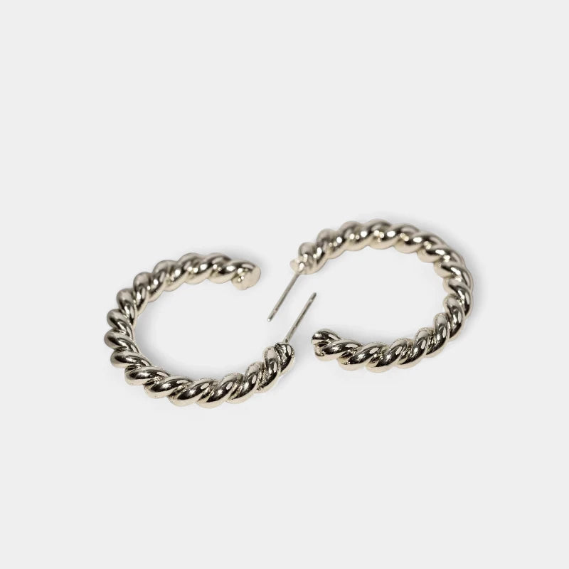 Virelle-Earring-Virelle | Dames Oorbellen – Gedraaide Hoepel, Casual & Tijdloos Design