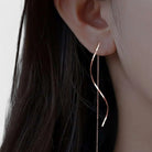 Virelle-Earrings-Virelle Oorbellen - Moderne wave bar threader oorbellen