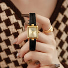 Virelle-Horloges-Virelle | Dames Horloge – Slank Kastontwerp, Leren Bandje met Textuur