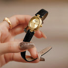 Virelle-Horloges-Virelle | Dames Horloge – Slank Kastontwerp, Leren Bandje met Textuur