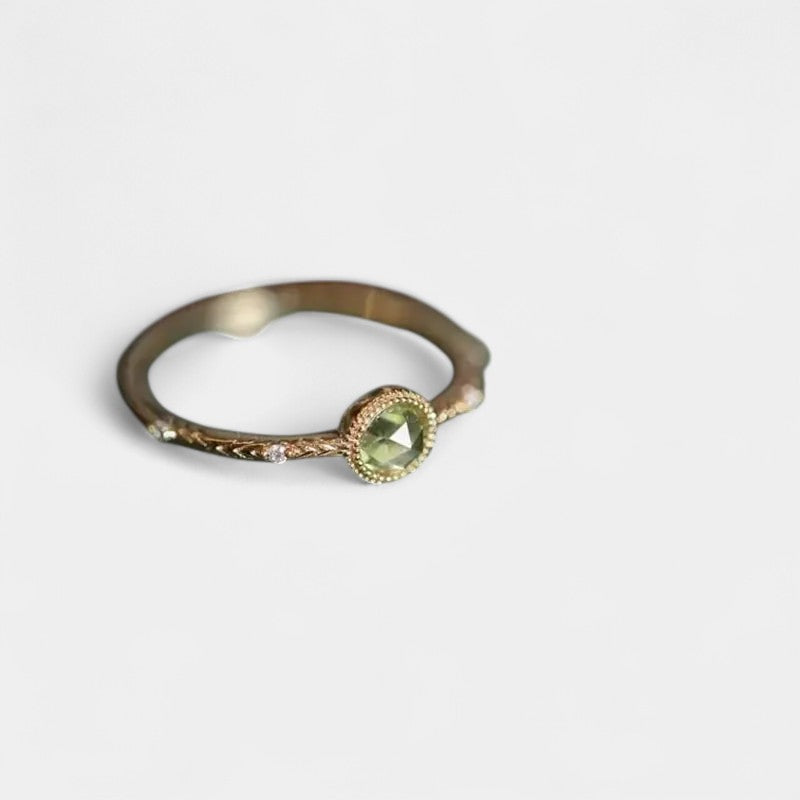  Virelle-Jewelry Ring Standard-Virelle Freen peridot beauty ring - Elegante ring met peridoot en diamanten