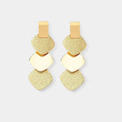 Virelle-Virelle | Dames Oorbellen – Exaggerated Gouden Diamantvorm, Dimensionaal en Modieus