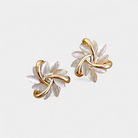 Virelle-Virelle | Dames oorbellen – bloemblaadjes ontwerp, opaal detail