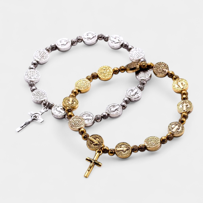 Virelle-Virelle | Damesarmband – Tweekleurige kruis-bedel, verstelbare schakel