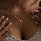 Virelle-Virelle Ketting - Rhinestone-Encrusted Cross Pendant Necklace